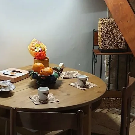 Grazioso Monolocale Stile Vecchia Apartment *